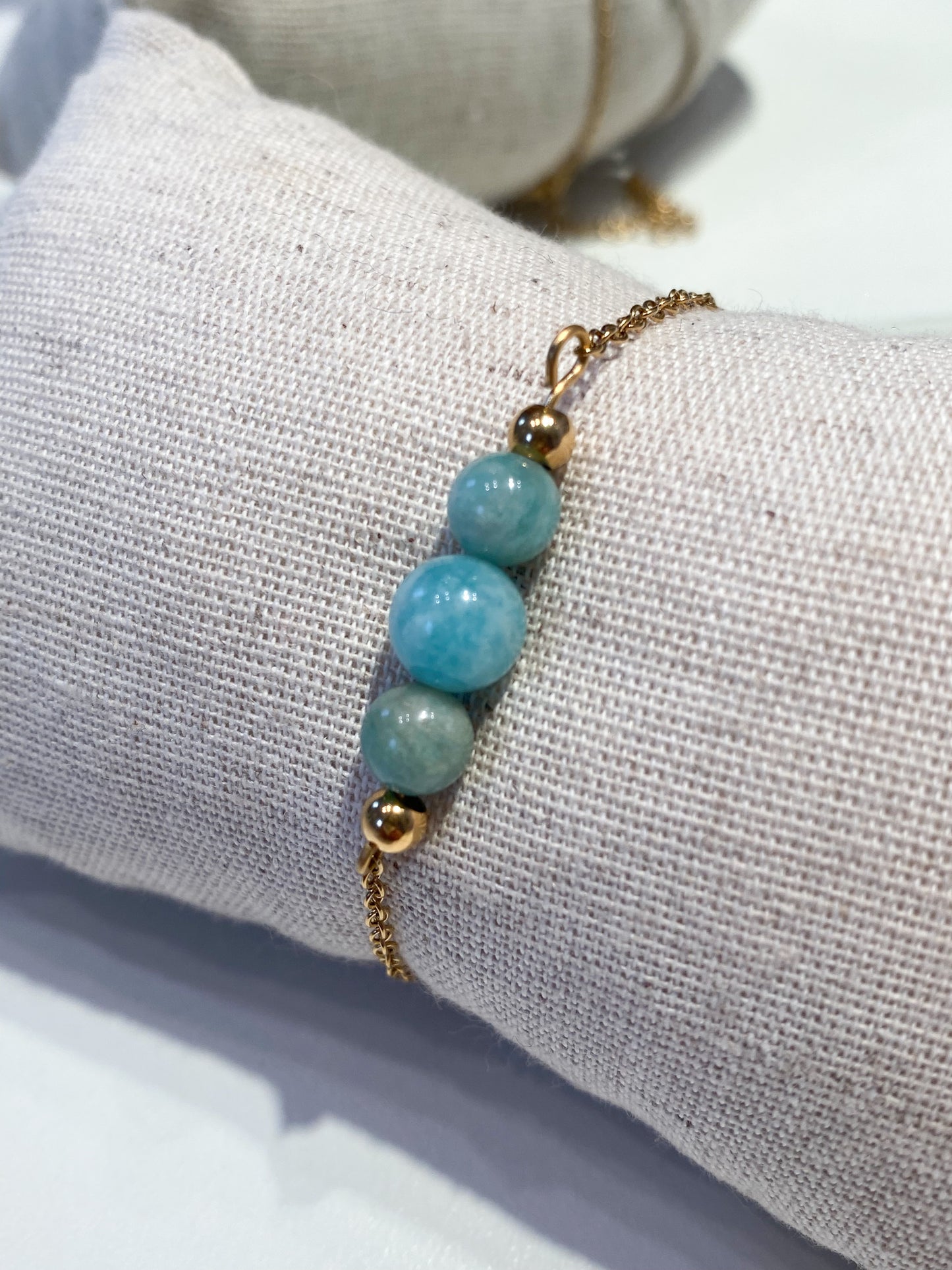 Bracelet en Acier Inoxydable Doré : Élégance Éclatante avec Amazonite