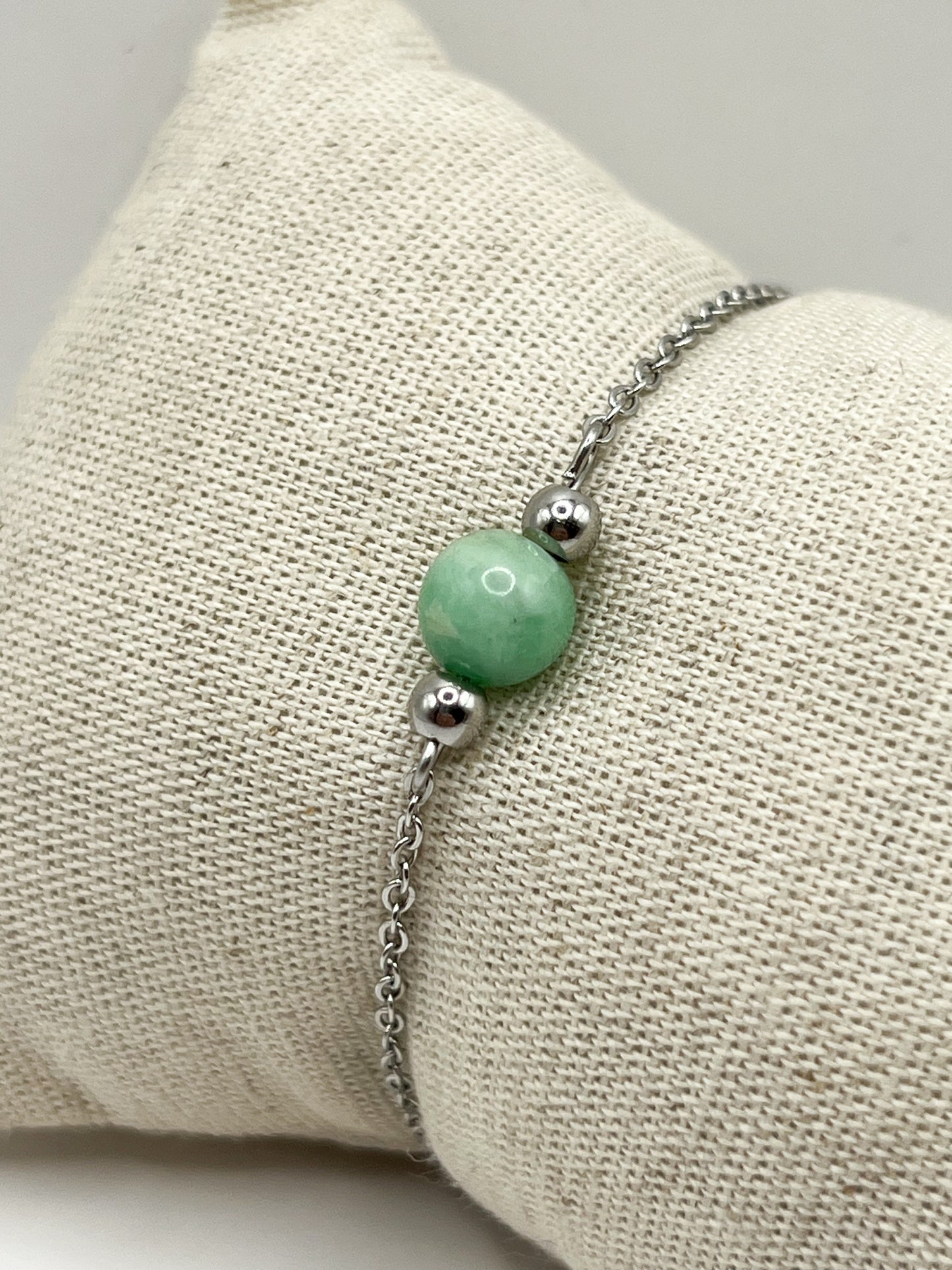 Bracelet Pierre de Naissance Mai – Émeraude Naturelle et Acier Argenté Élégant