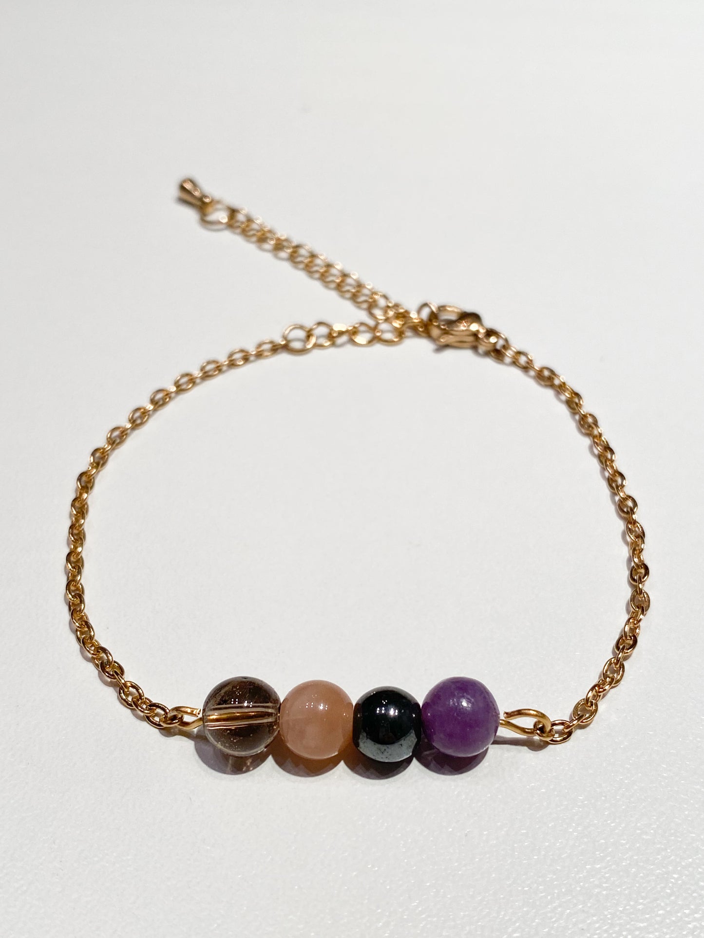 Bracelet Anti-Dépression en Acier Doré : Éclat de Pierre de Soleil, Lépidolite, Quart fumé et Hématite