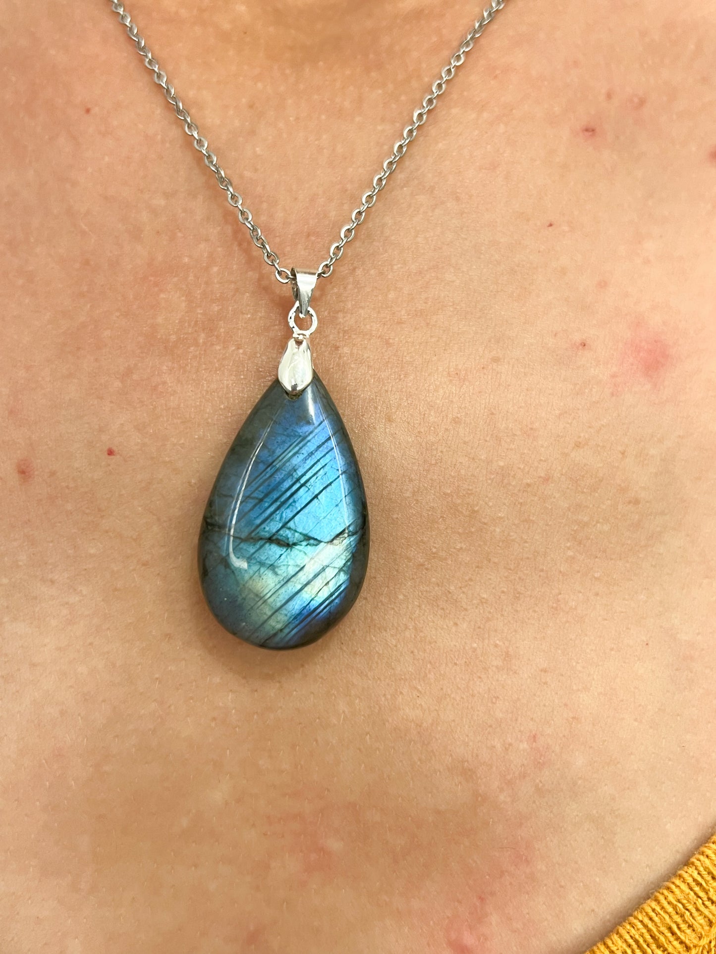 Collier Pierre Labradorite Naturelle – Protection & Lumière sur Acier Argenté