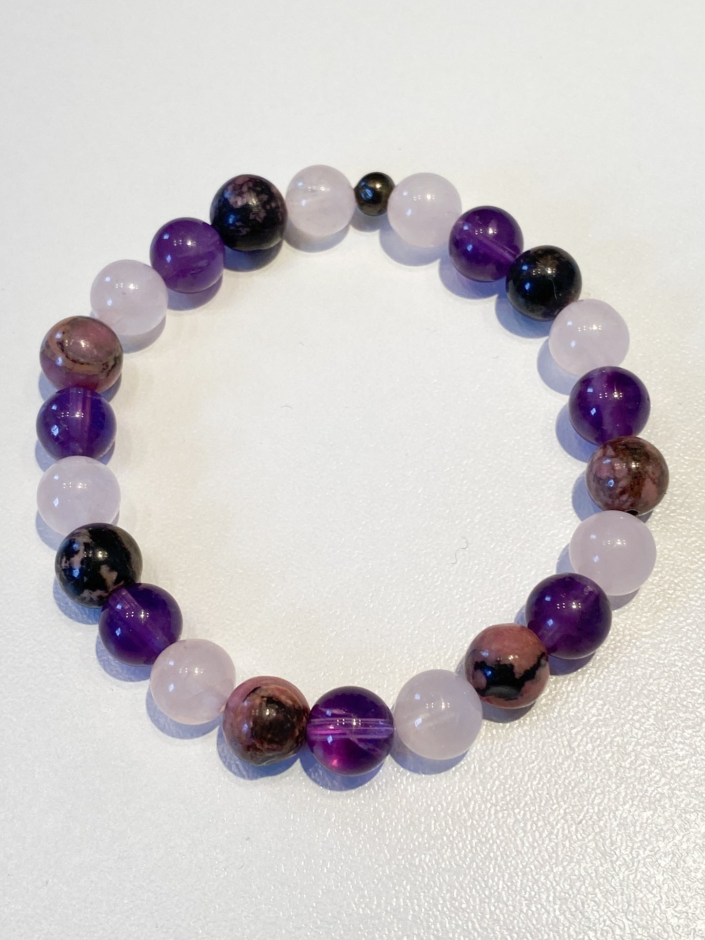 Bracelet Taureau en pierres naturelles – Quartz Rose, Améthyste, Rhodonite | Équilibre & Harmonie pour signe Taureau
