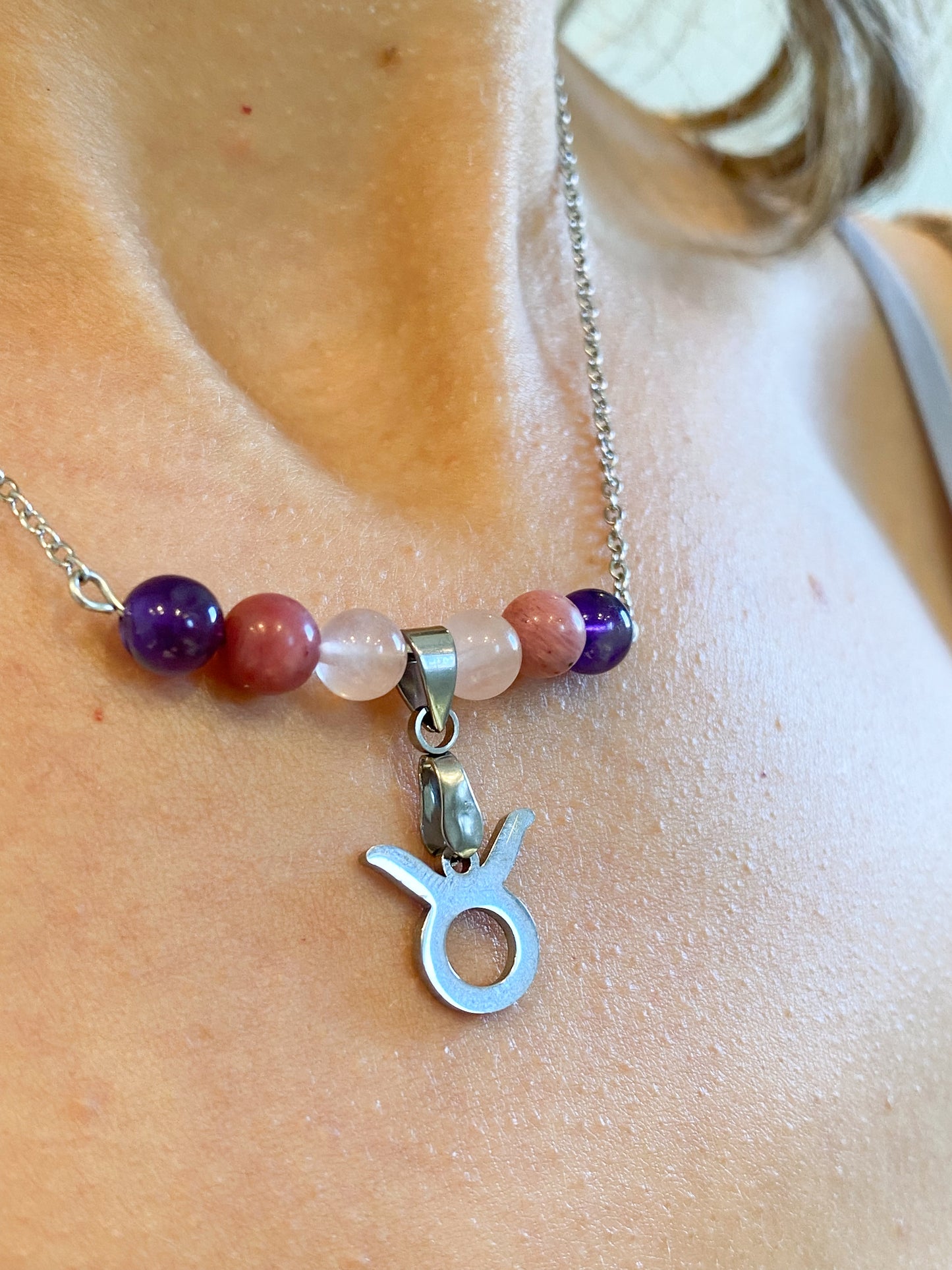 Collier Spécial Taureau : Énergie et Stabilité avec Quartz Rose, Rhodonite et Améthyste en Acier Inoxydable Argenté