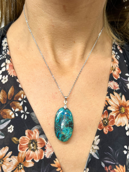 Collier en Chrysocolle – Pierre Naturelle d’Équilibre et d’Expression