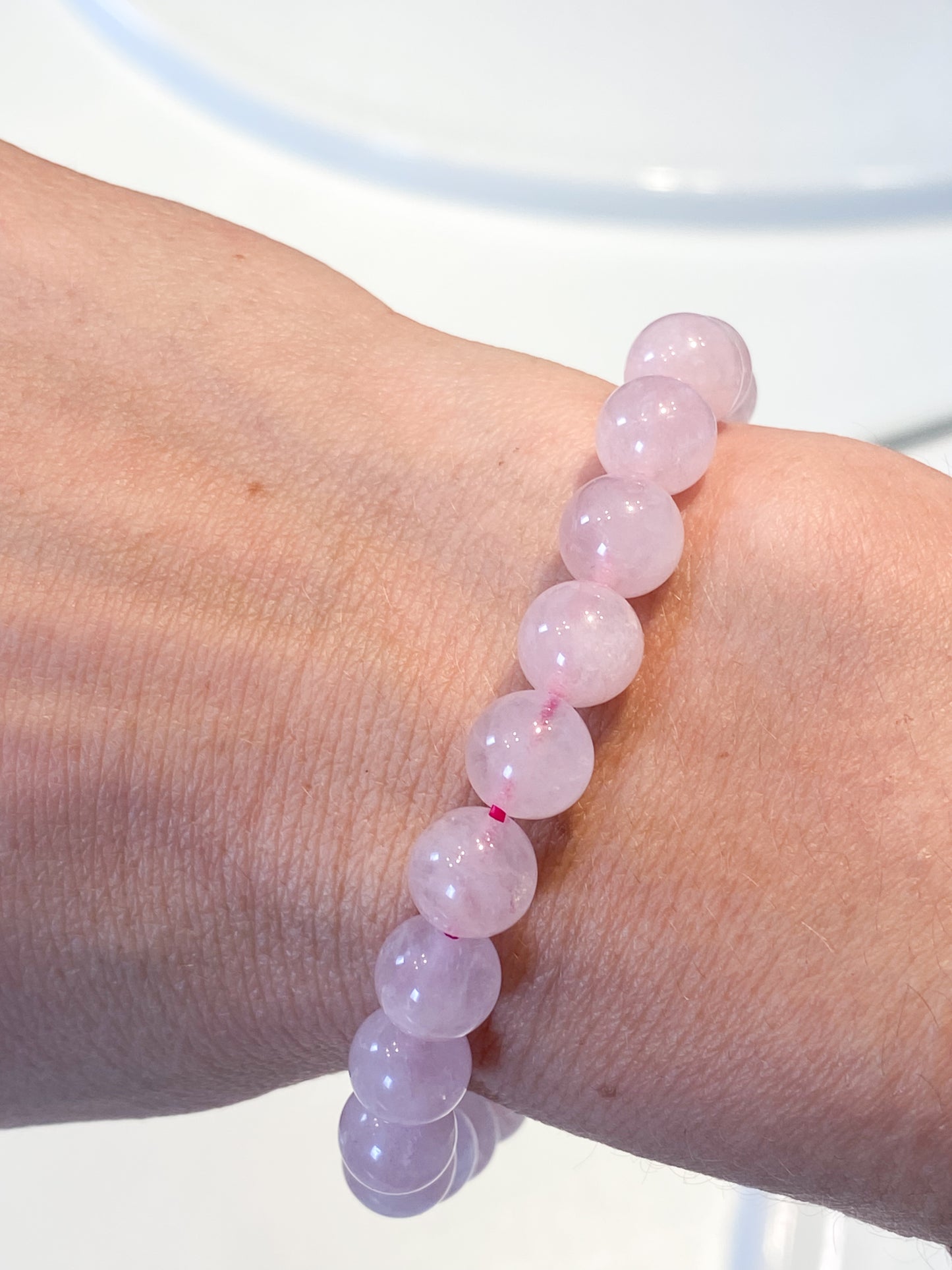 Bracelet en Quartz Rose 8mm : Élégance Naturelle et Bienfaits Apaisants