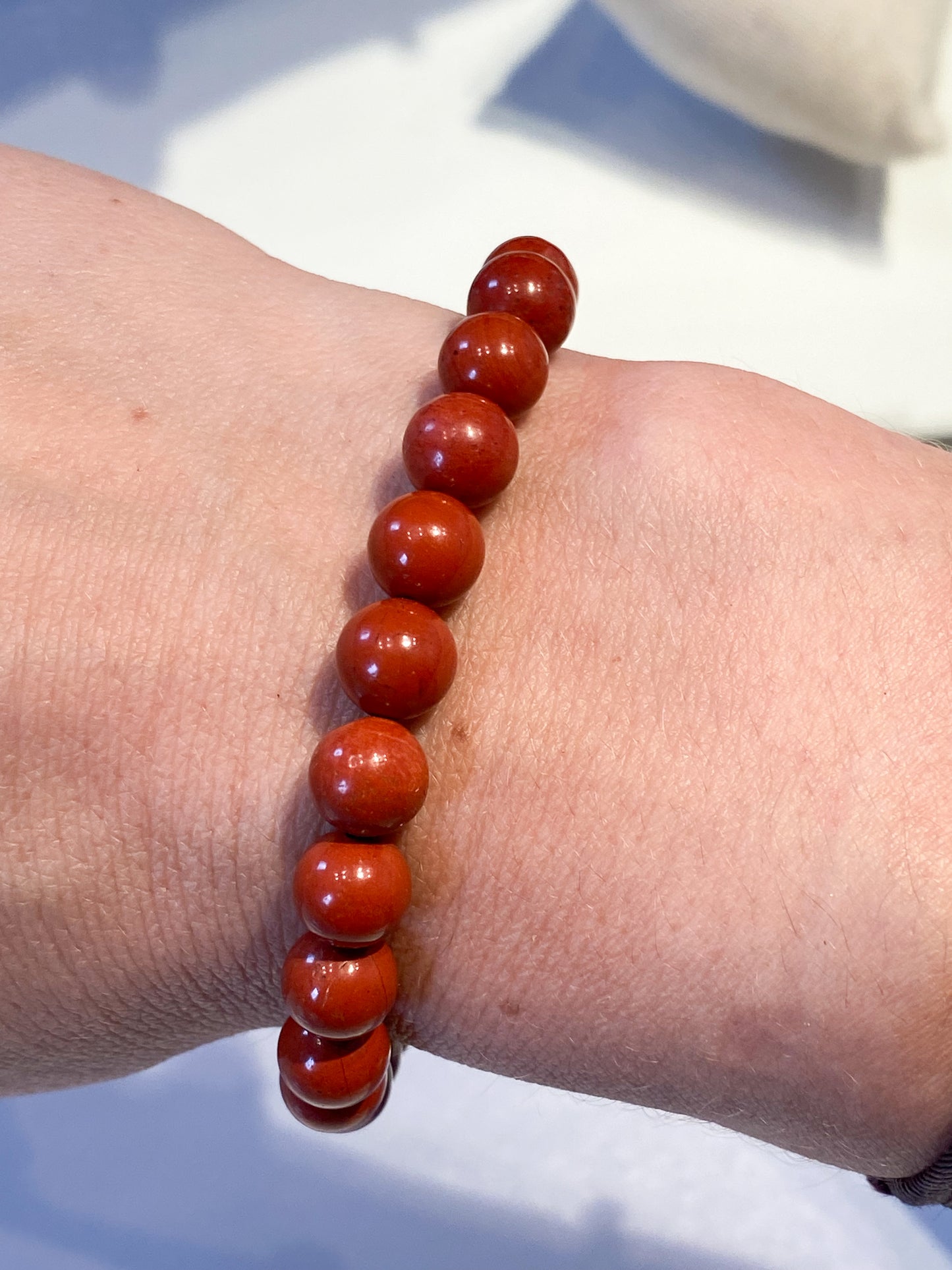 Bracelet en Jaspe Rouge 8mm : Élégance Naturelle et Énergie Revitalisante