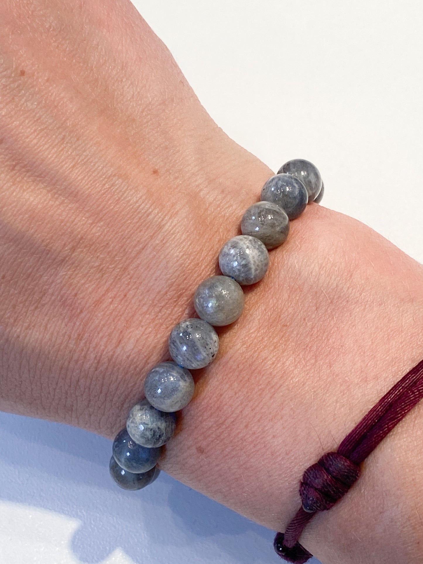 Bracelet en Labradorite 8 mm : Protection Énergétique et Élégance