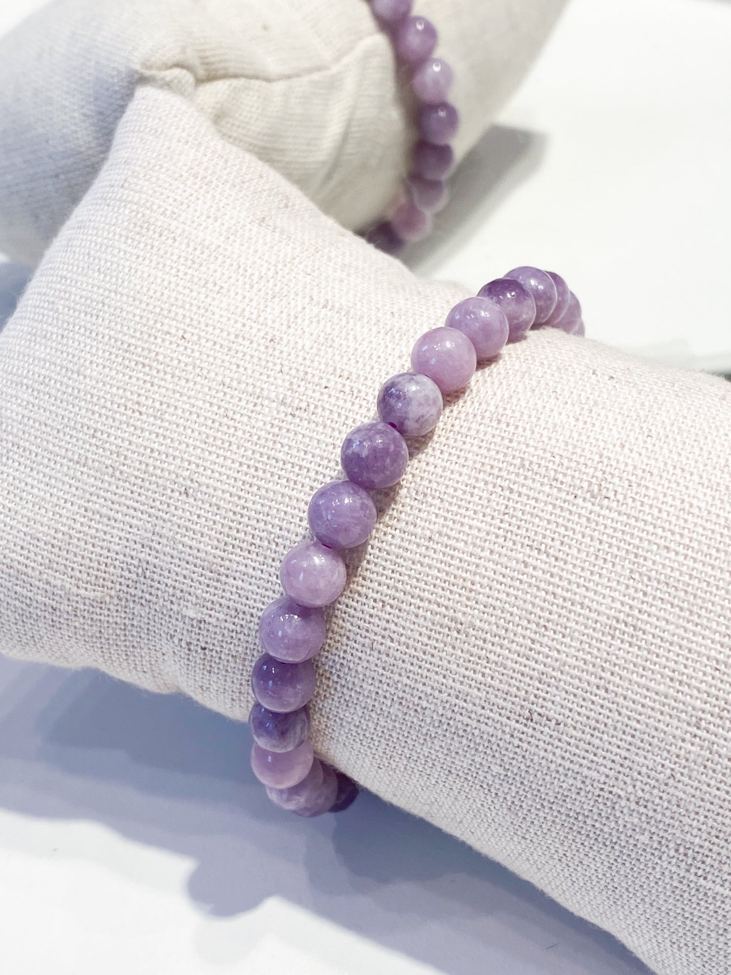 Bracelet en Lépidolite 6mm - Bien-être et Harmonie Naturelle