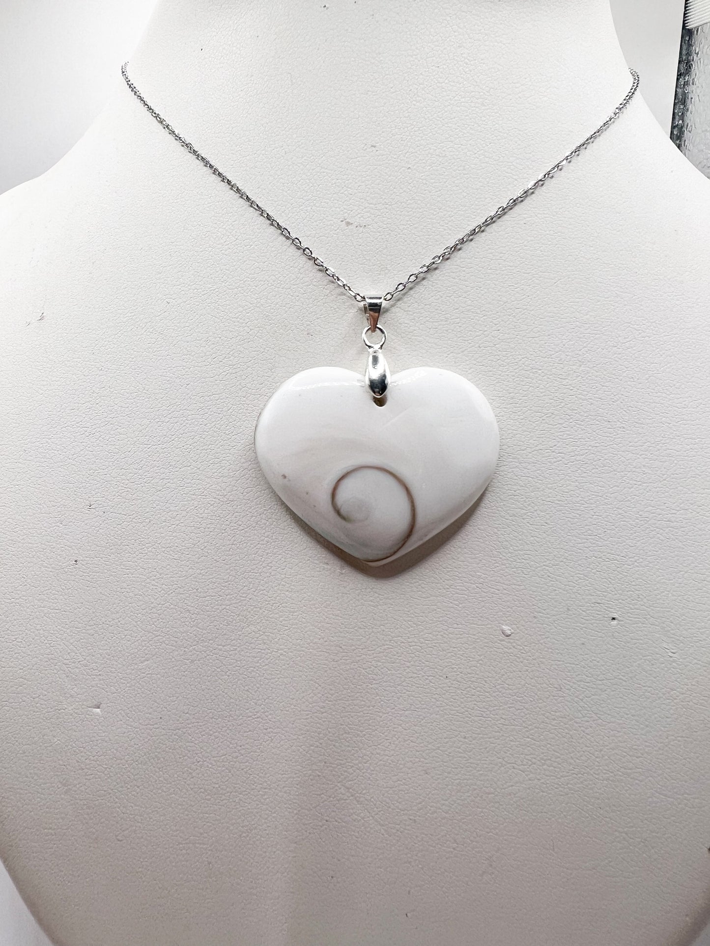 Collier Sainte Lucie en Acier Argenté – Porte-Bonheur & Protection Énergétique