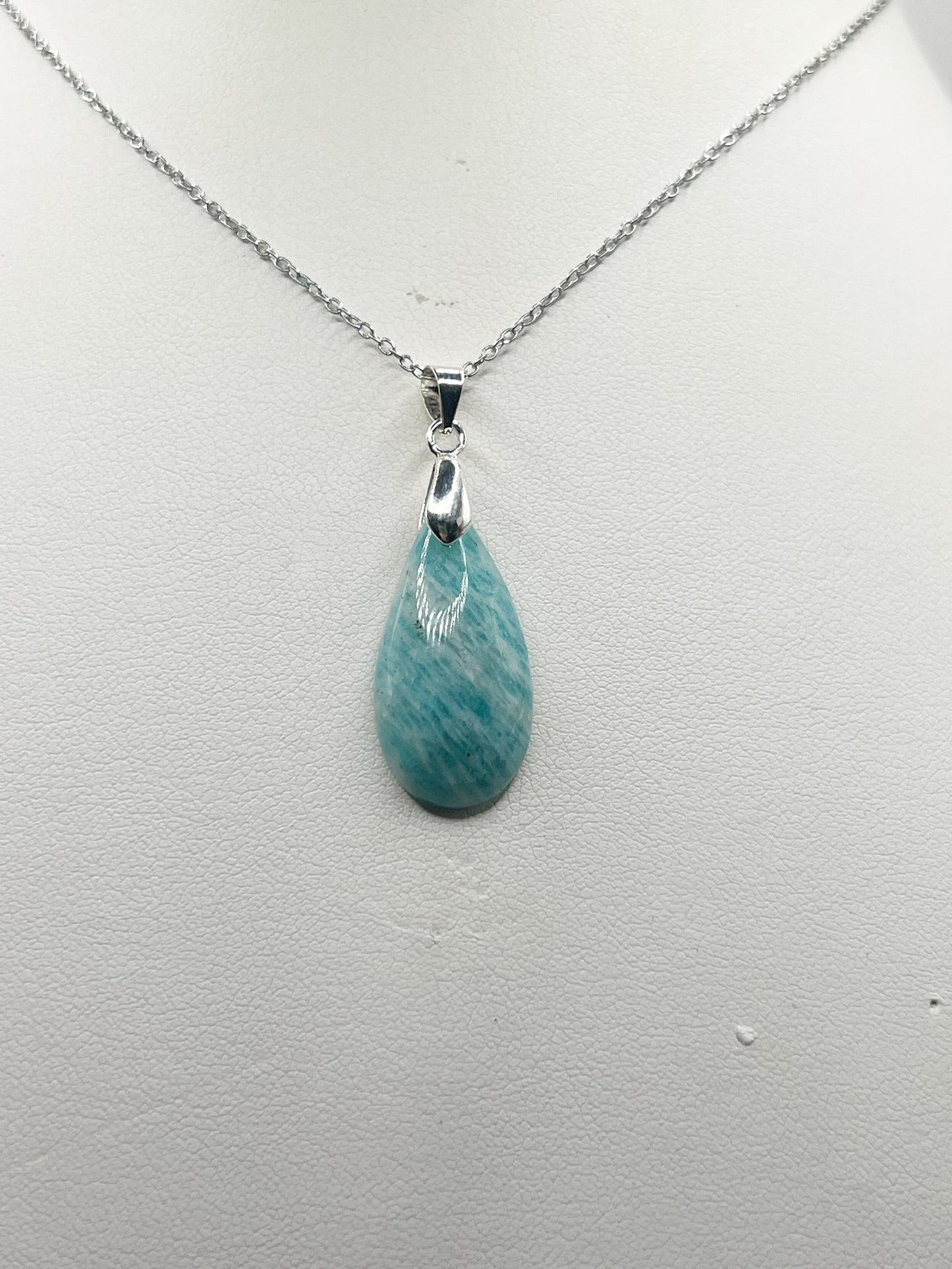 Collier Amazonite Naturelle – Apaisement & Élégance en Acier Argenté