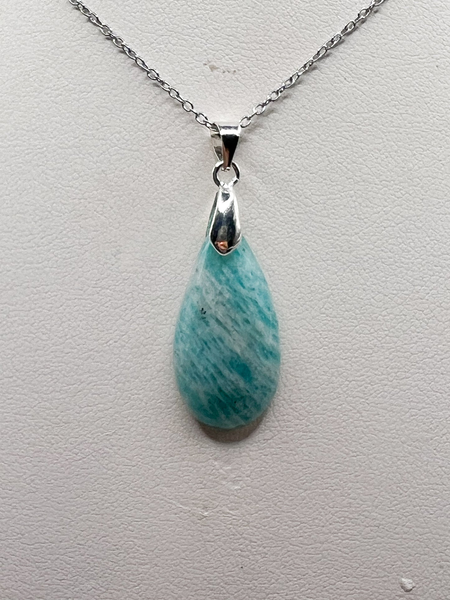 Collier Amazonite Naturelle – Apaisement & Élégance en Acier Argenté