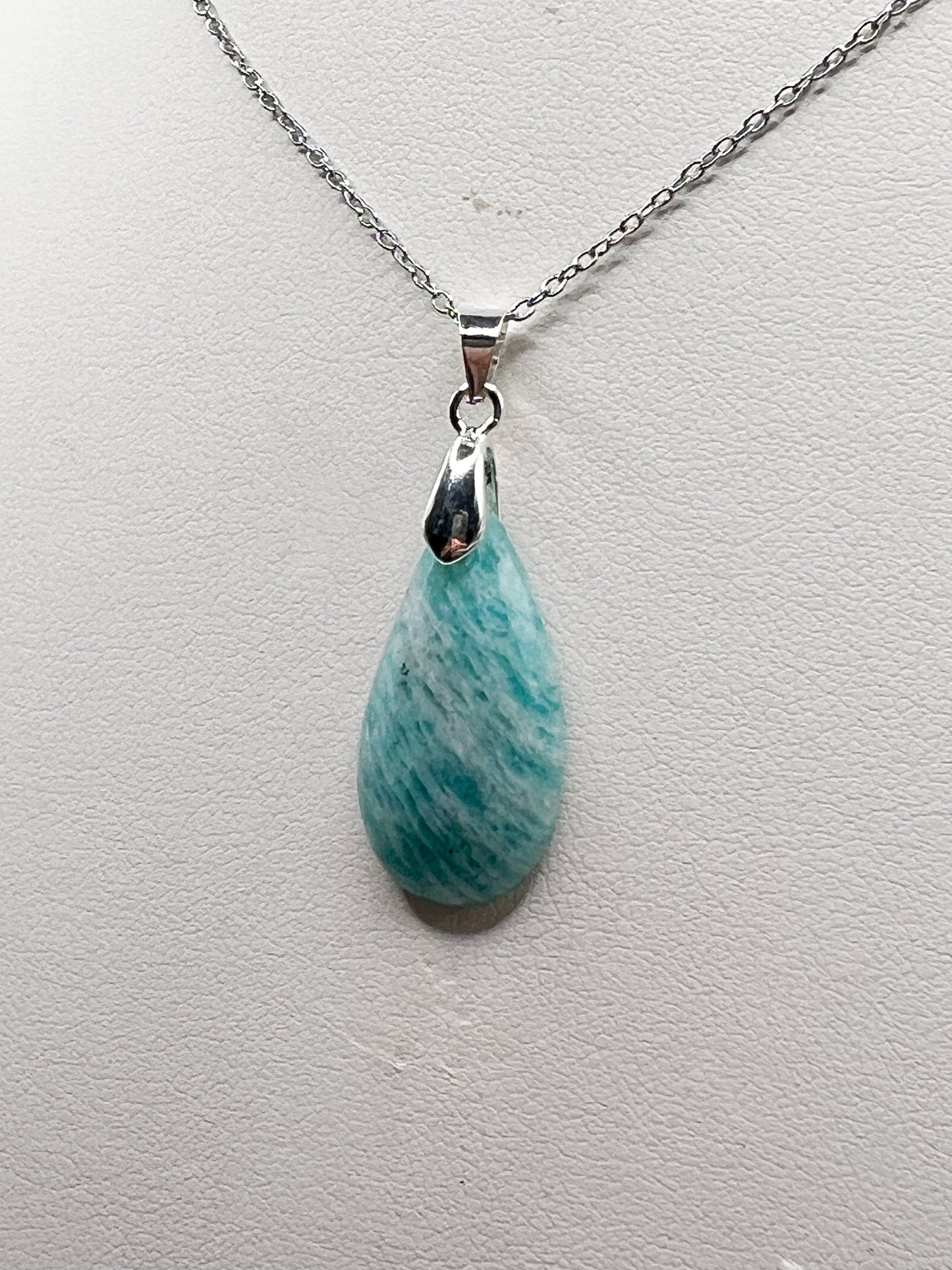 Collier Amazonite Naturelle – Apaisement & Élégance en Acier Argenté