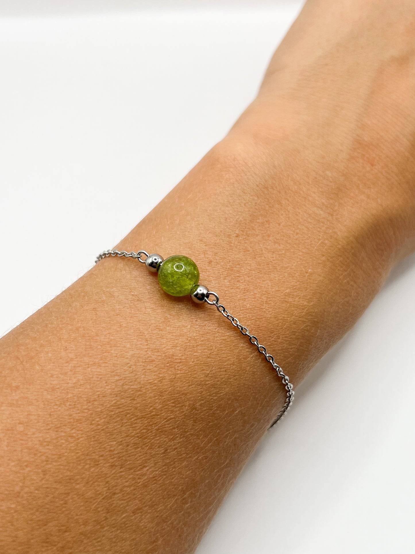 Bracelet Péridot Naturel & Acier Argenté – Vitalité, Protection & Élégance