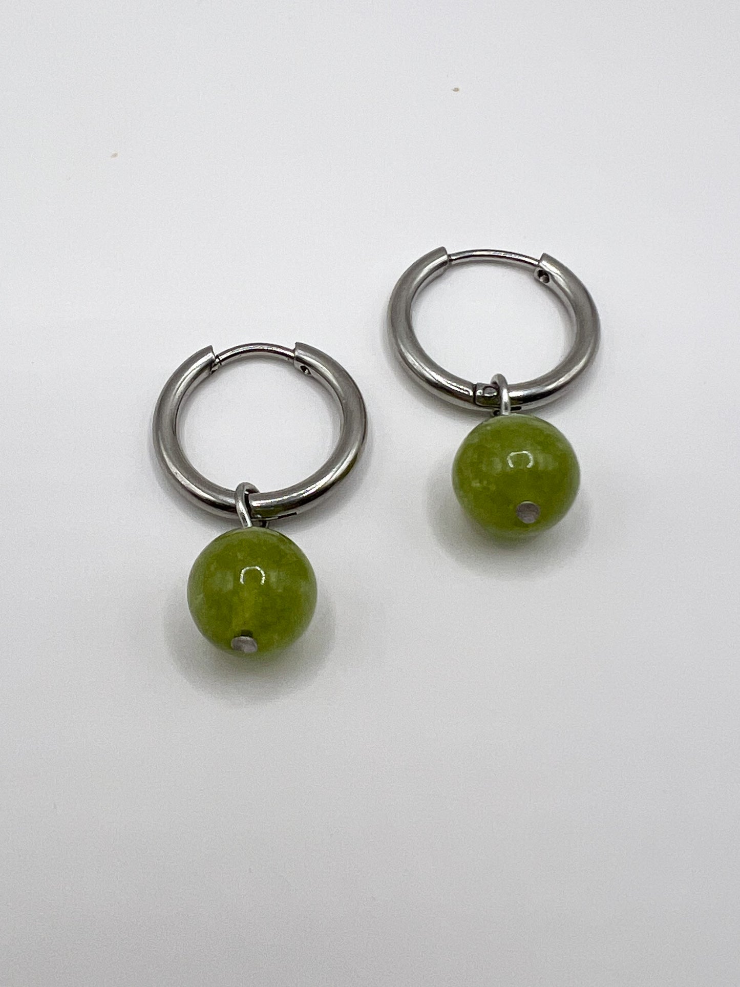 Boucles d’Oreilles Péridot Naturel – Acier Argenté & Énergie Positive