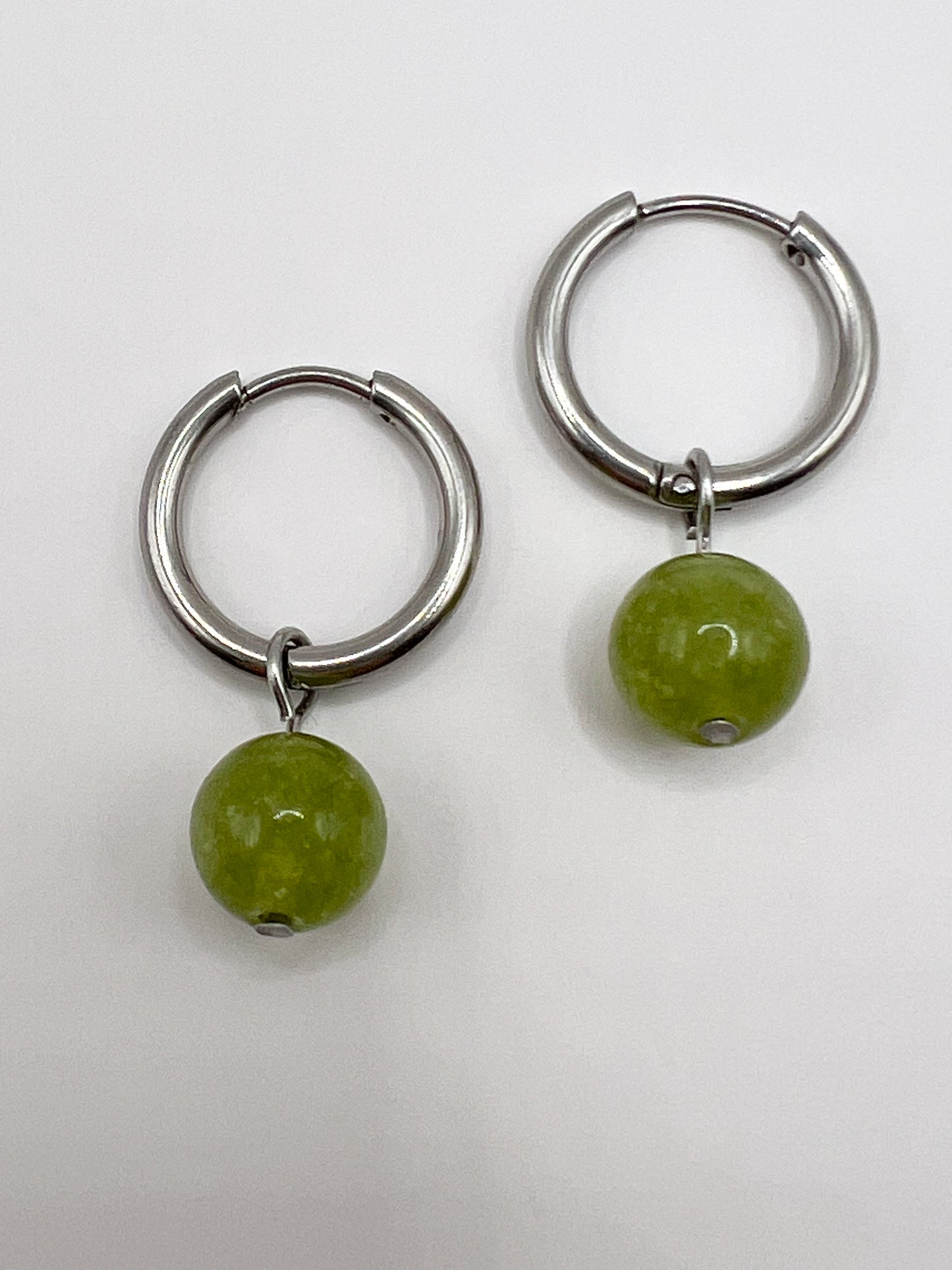 Boucles d’Oreilles Péridot Naturel – Acier Argenté & Énergie Positive