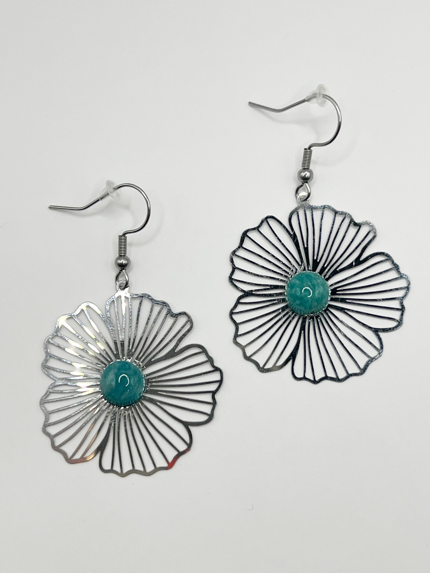 Boucles d’Oreilles Fleur Amazonite – Acier Argenté & Énergie Positive