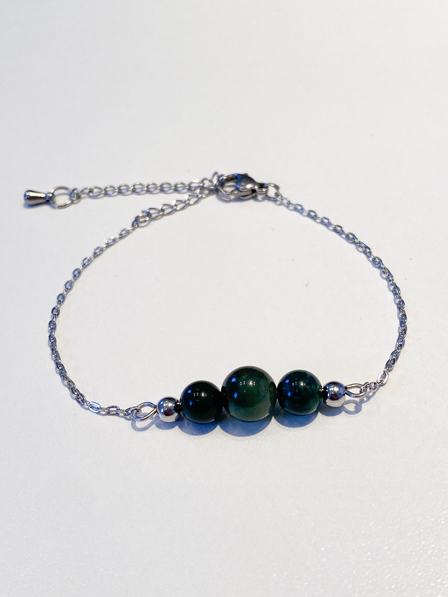 Bracelet Chic en Acier Argenté et 3 Perles d'Agate Mousse – Style et Bien-être