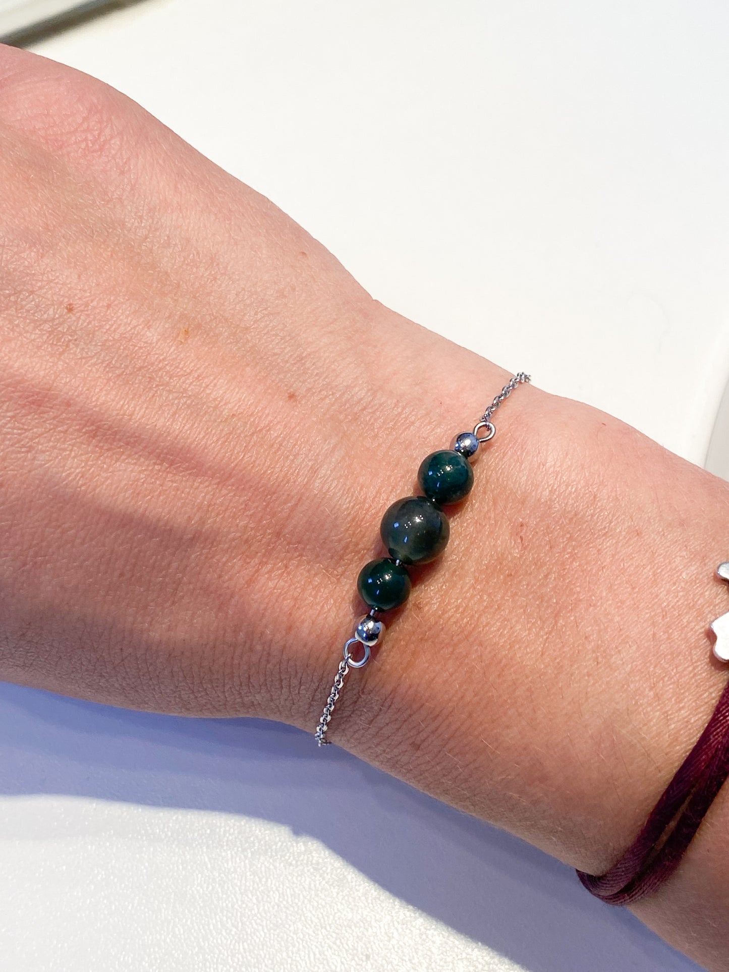 Bracelet Chic en Acier Argenté et 3 Perles d'Agate Mousse – Style et Bien-être