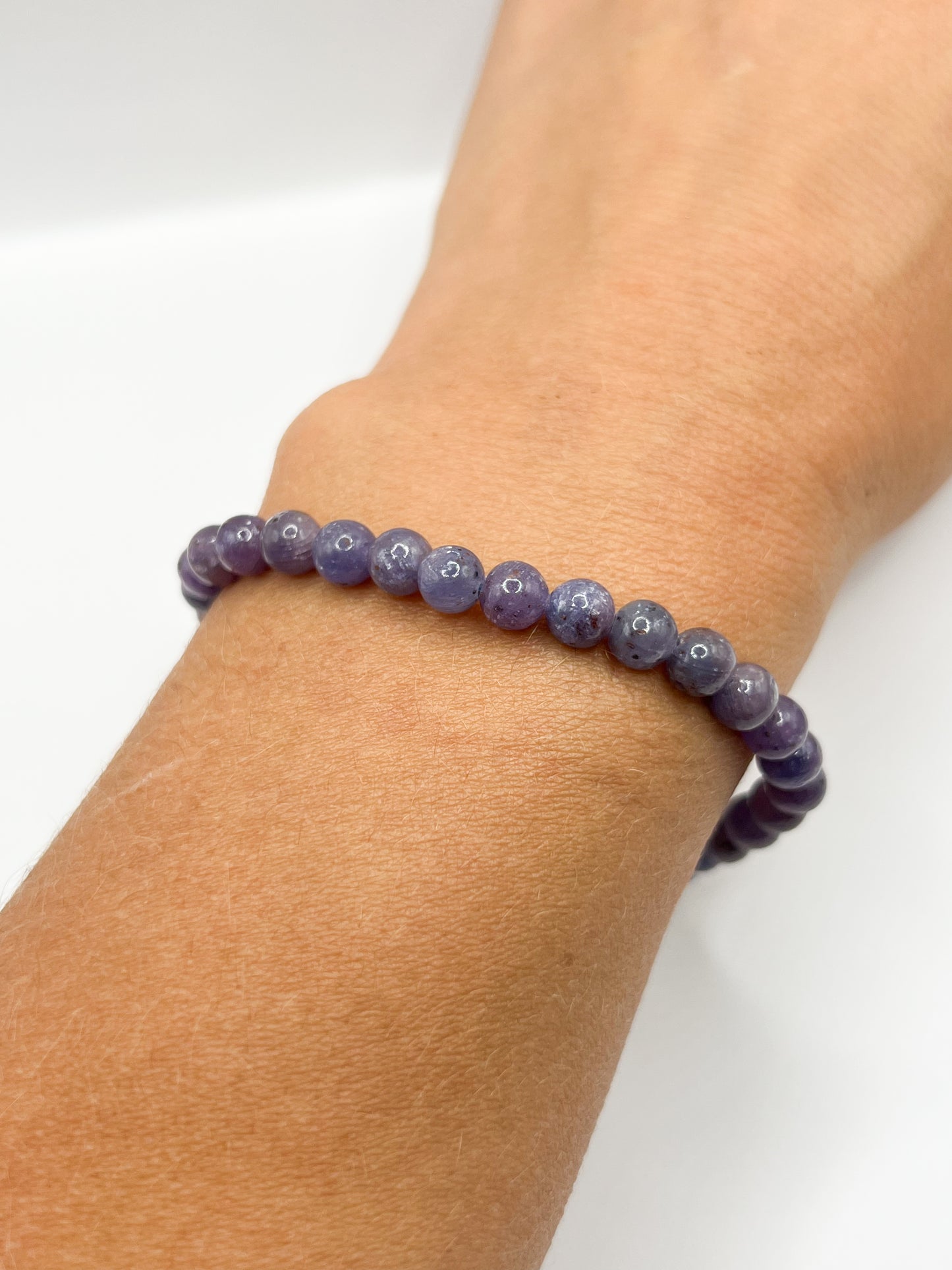 Bracelet Saphir 6 mm en Pierres Naturelles – Énergie, Sagesse & Protection