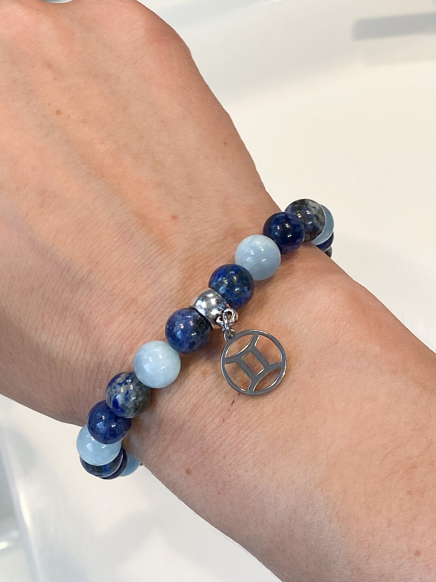 Bracelet signe astrologique gémeau en Lapis lazuli, Sodalite et Aigue Marine