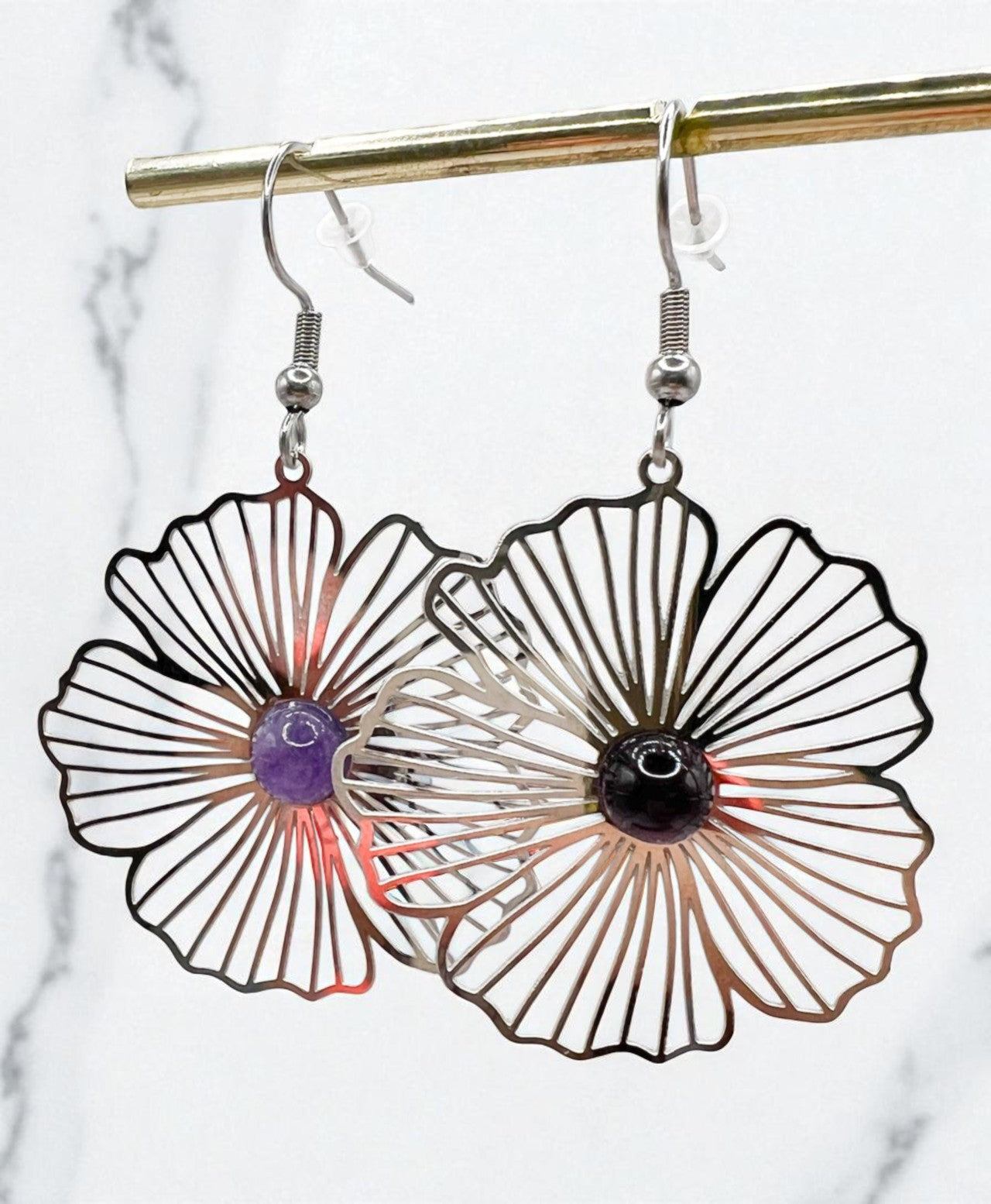 Boucles d’Oreilles Fleur en Améthyste Naturelle – Élégance Féminine & Apaisement Émotionnel