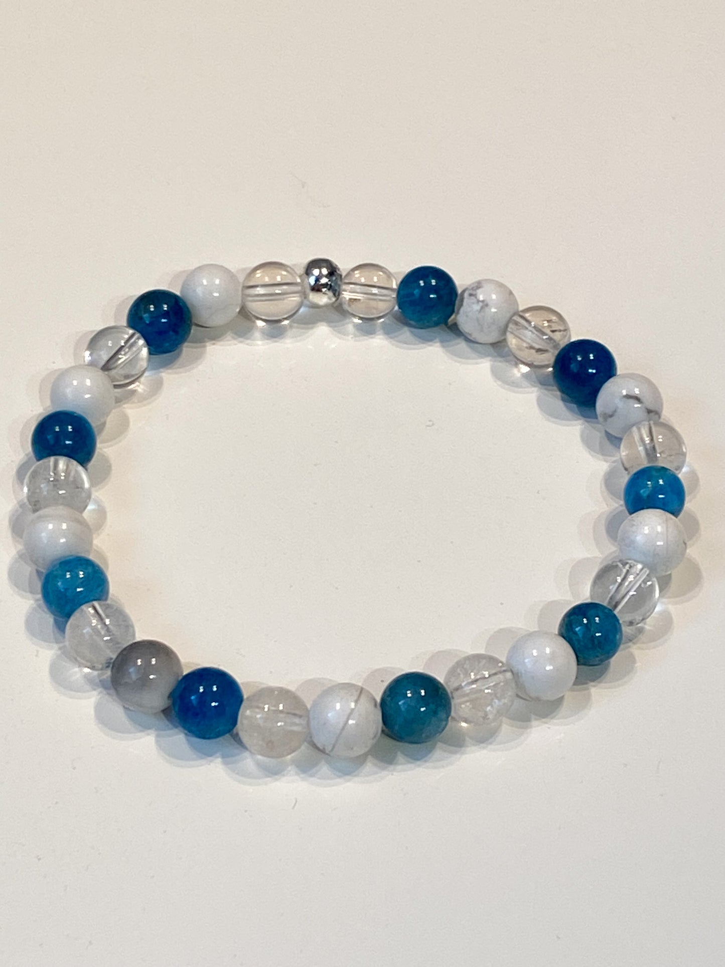 Bracelet en pierres naturelles en Apatite, Howlite et cristal de Roche " Spécial Minceur "