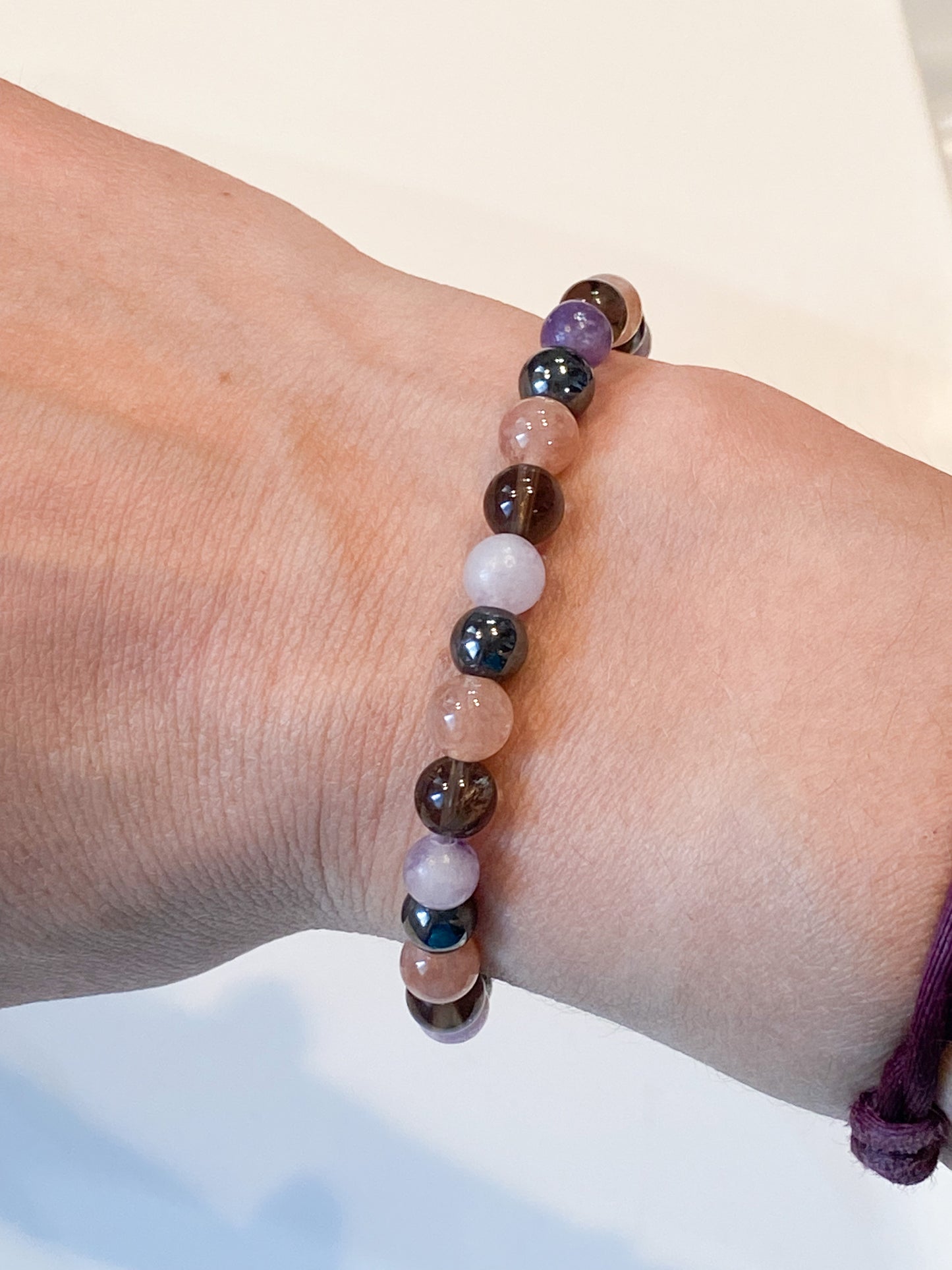 Bracelet contre la dépression en Lépidolite, Quartz Fumé et Pierre de Soleil pour Équilibre Mental
