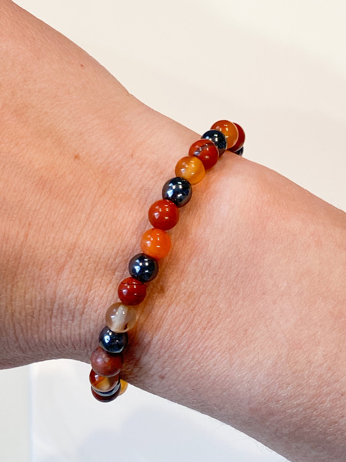 Bracelet pierres anti-fatigue en jaspe rouge, cornaline et Hématite 6mm