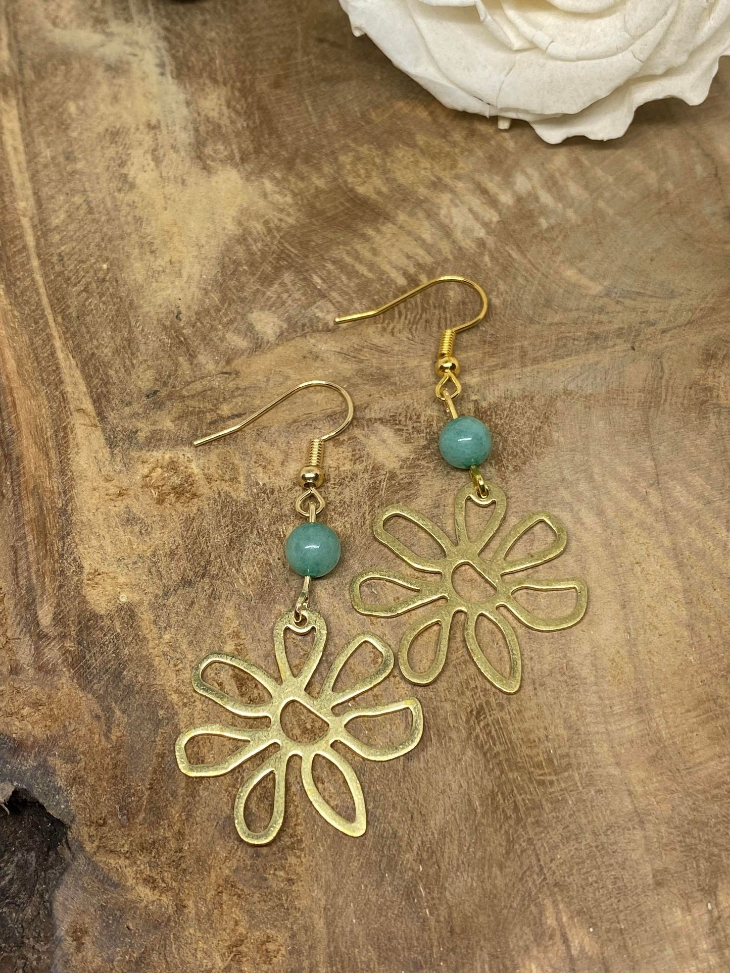 Boucles d'oreilles fleur avec pierre naturelle Amazonite