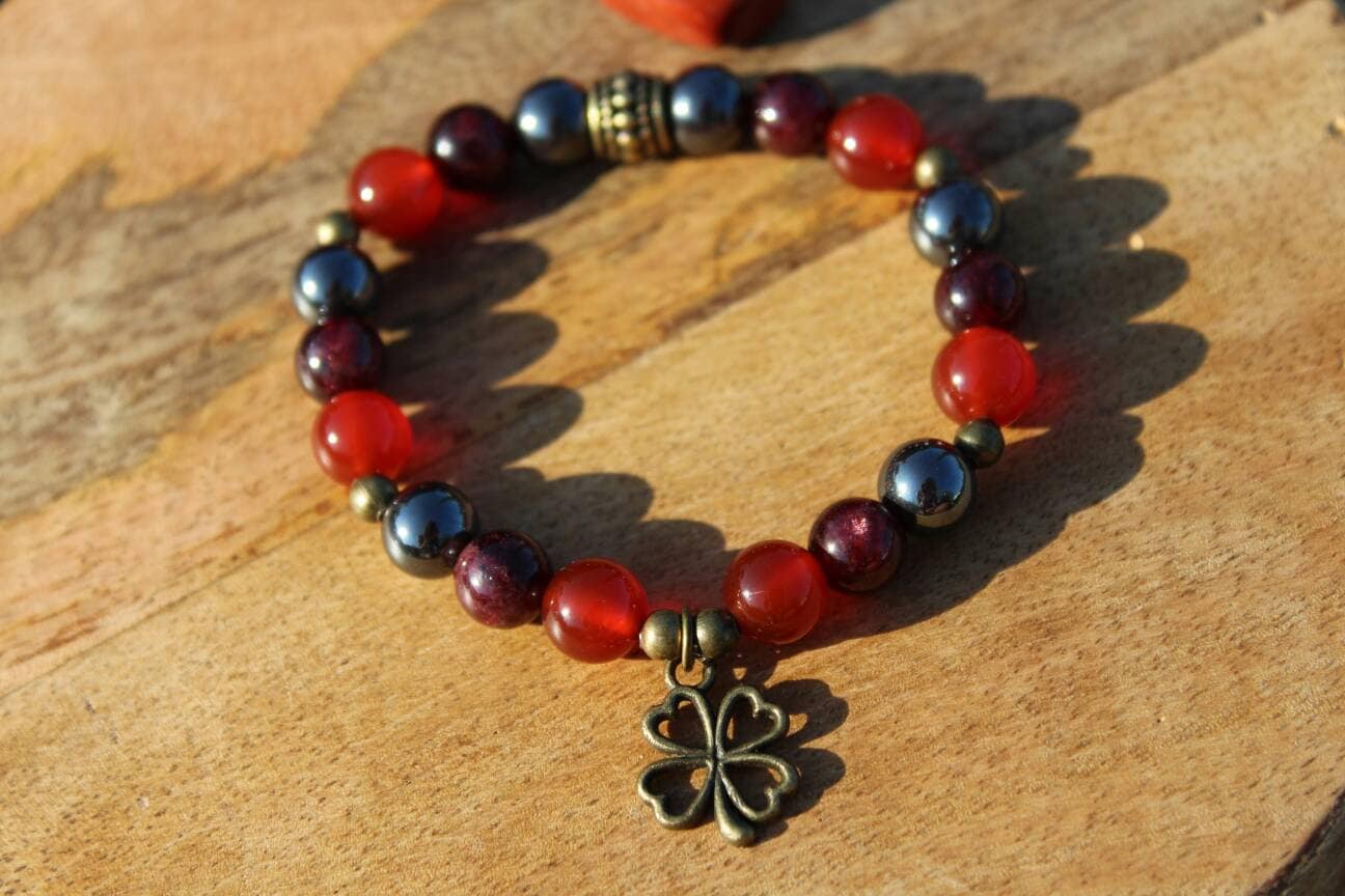 Bracelet pierres naturelles en Cornaline , Grenat , Hématite " Spécial Bélier "