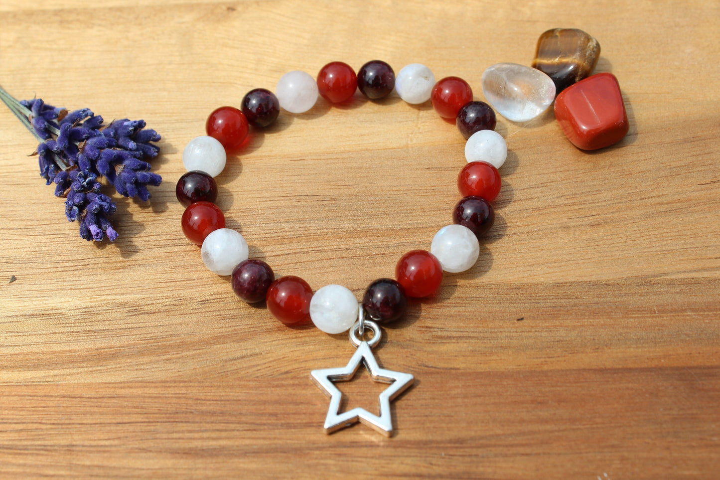 Bracelet en pierres naturelle en Pierre de lune, Grenat et Cornaline