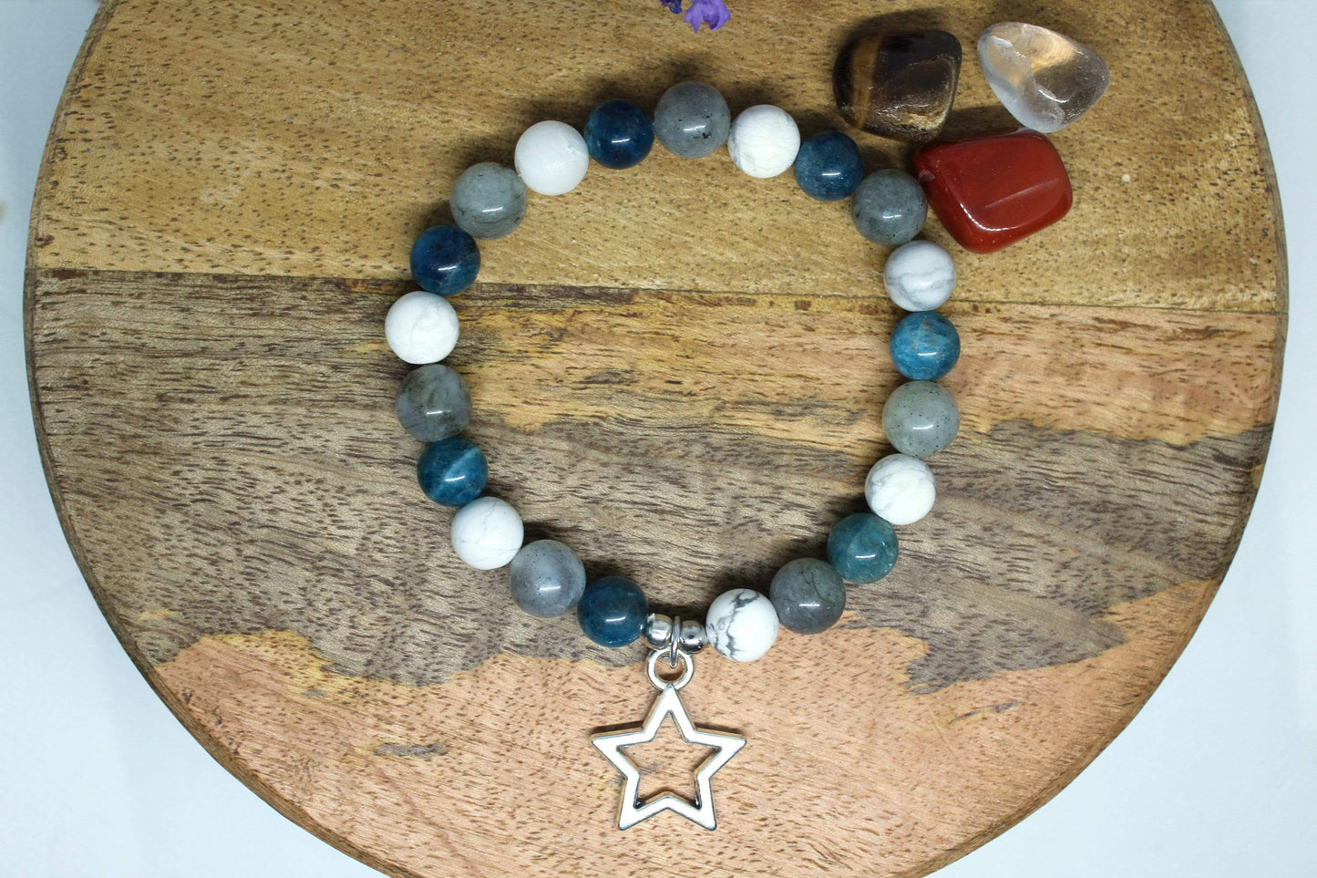 Bracelet pierres naturelles en Apatite , Labradorite et Howlite
