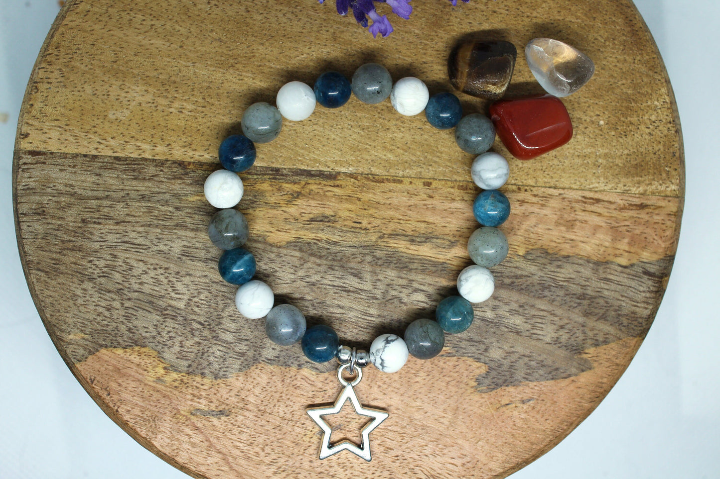 Bracelet pierres naturelles en Apatite , Labradorite et Howlite