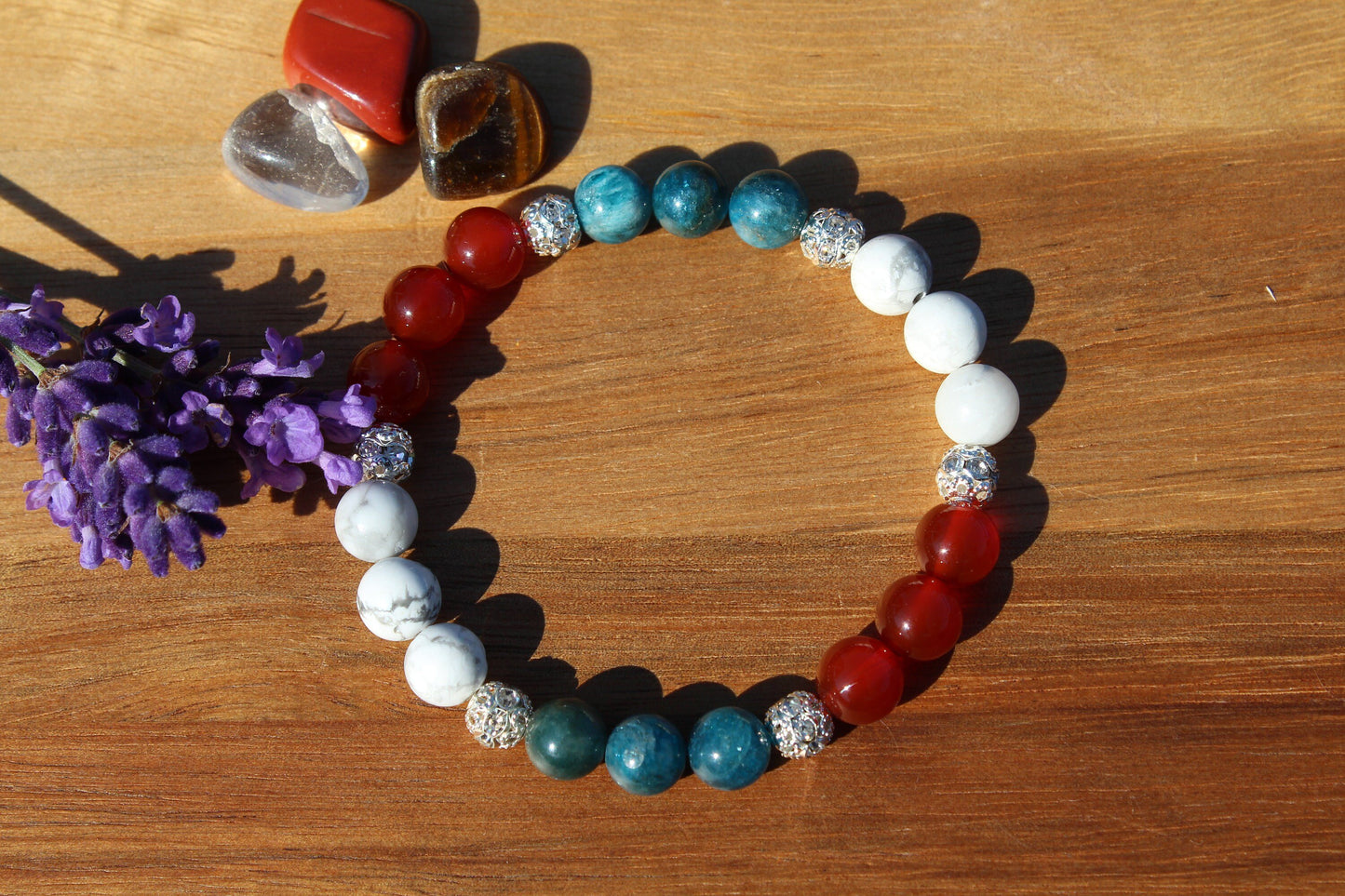 Bracelet minceur apatite, howlite et cornaline