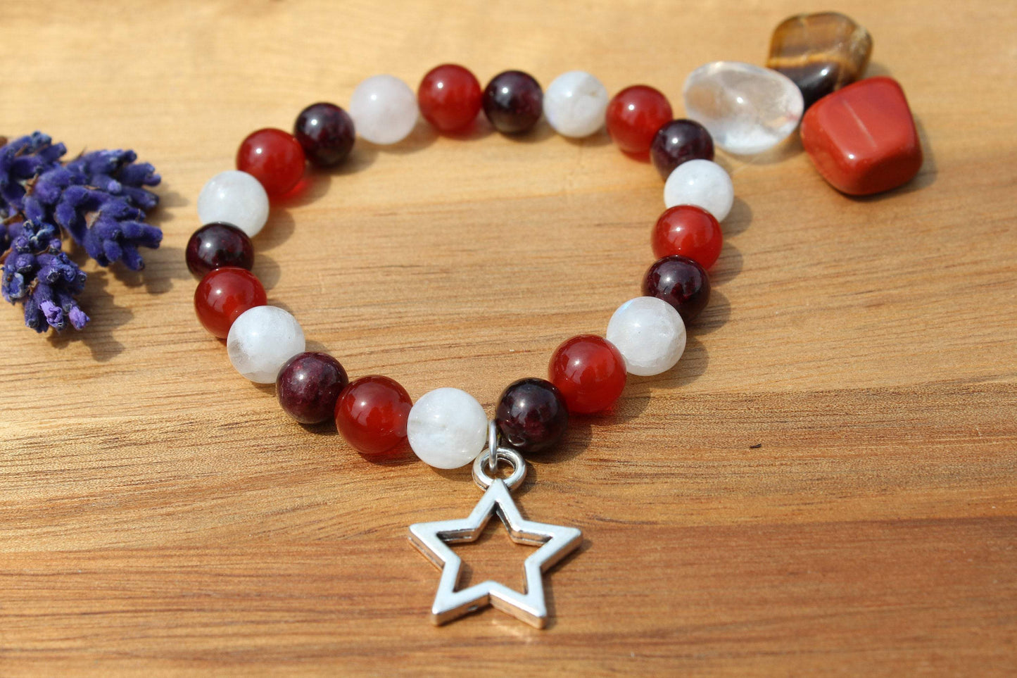 Bracelet en pierres naturelle en Pierre de lune, Grenat et Cornaline