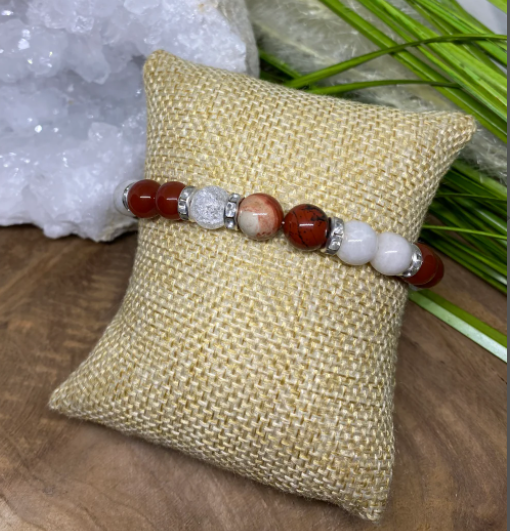 Bracelet pierres naturelles en Cornaline , Pierre de lune , Jaspe rouge et Cristal de roche " Spécial fertilité "