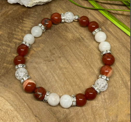 Bracelet pierres naturelles en Cornaline , Pierre de lune , Jaspe rouge et Cristal de roche " Spécial fertilité "