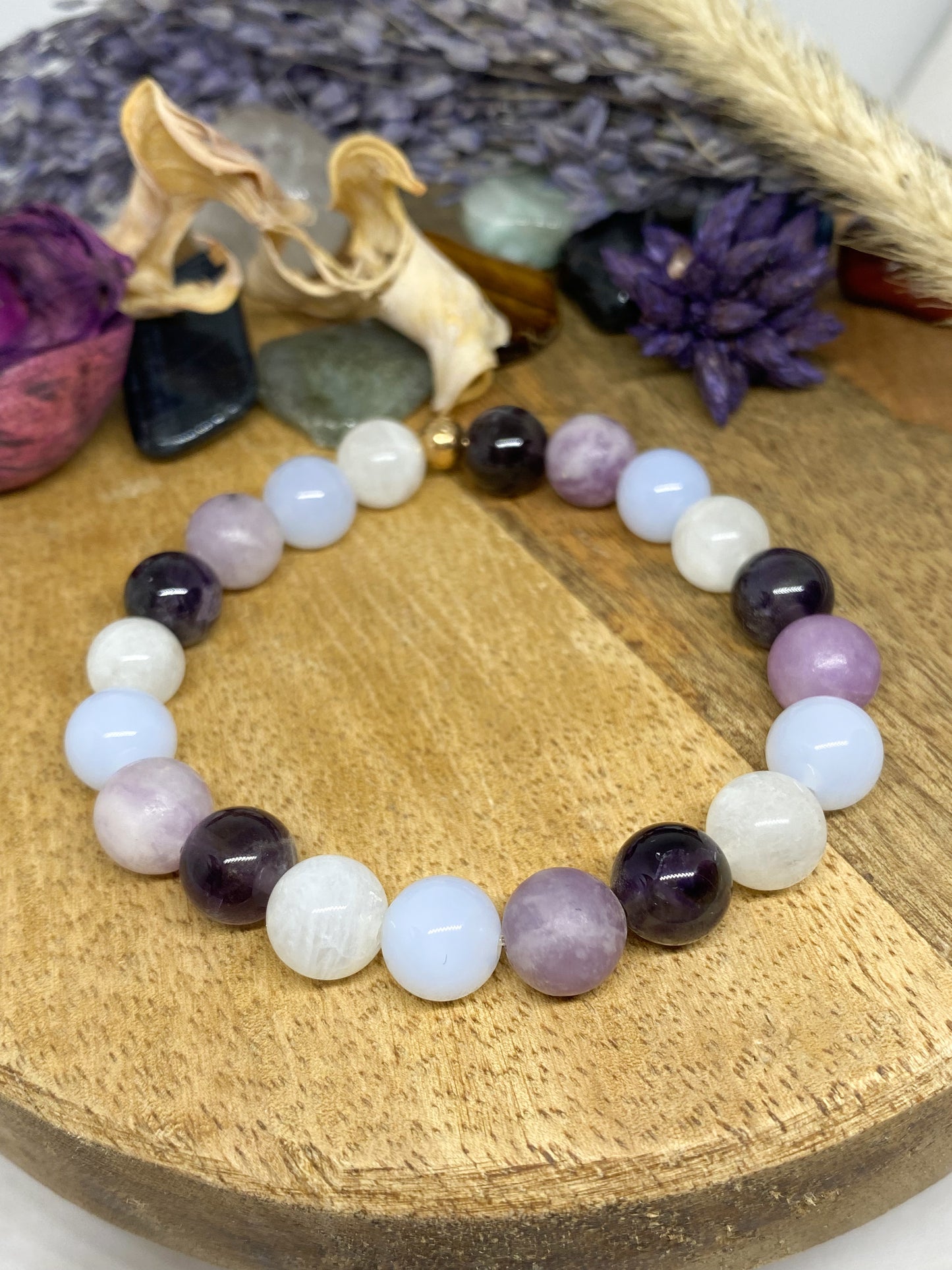 Bracelet Harmonie Féminine – Calcédoine, Pierre de Lune, Améthyste & Lépidolite