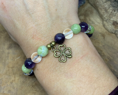 Bracelet Lithothérapie en pierres naturelles Améthyste, Péridot et Cristal de roche