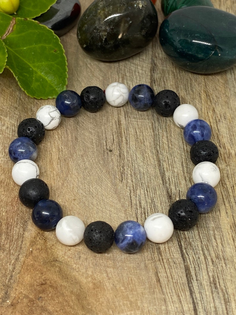 Bracelet élastique en pierres naturelles Howlite, Pierre de lave et Sodalite " Spécial Verseau "
