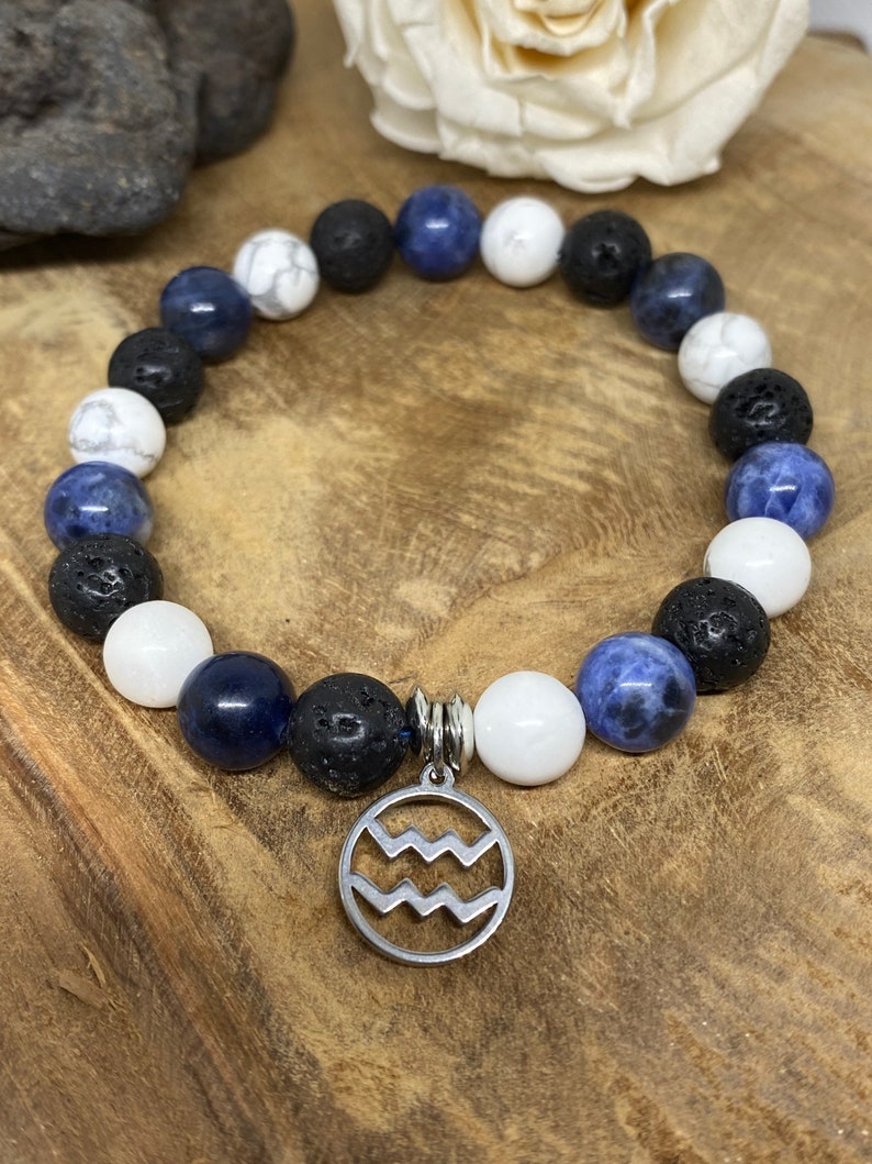 Bracelet élastique en pierres naturelles Howlite, Pierre de lave et Sodalite " Spécial Verseau "