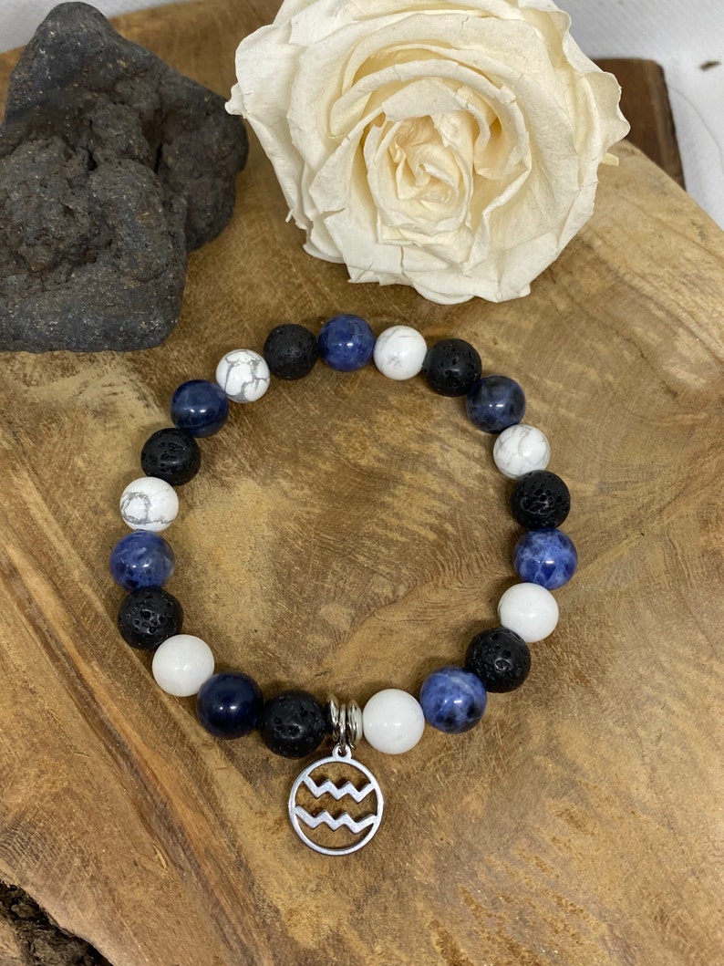 Bracelet élastique en pierres naturelles Howlite, Pierre de lave et Sodalite " Spécial Verseau "