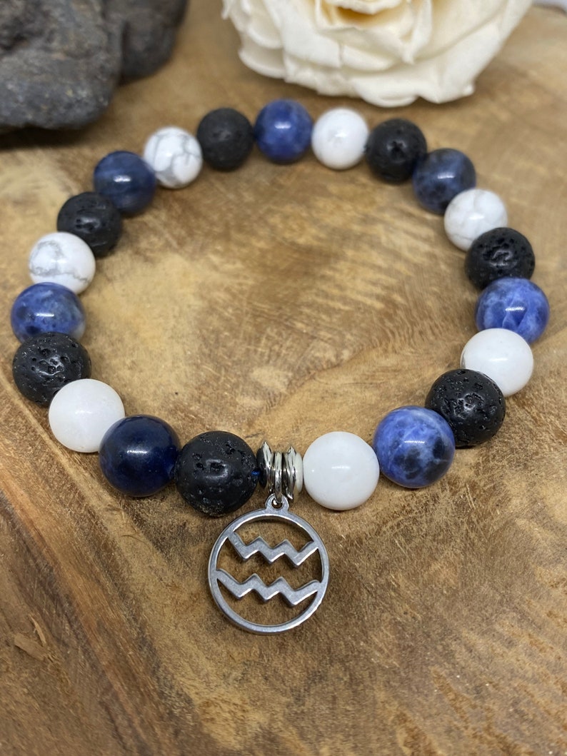 Bracelet élastique en pierres naturelles Howlite, Pierre de lave et Sodalite " Spécial Verseau "