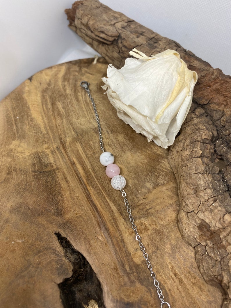 Bracelet en pierres naturelles avec Quartz rose , Cristal de roche et Howlite
