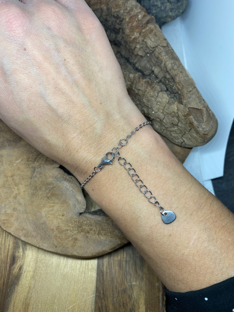 Bracelet en pierres naturelles avec Apatite, Howlite et Cornaline