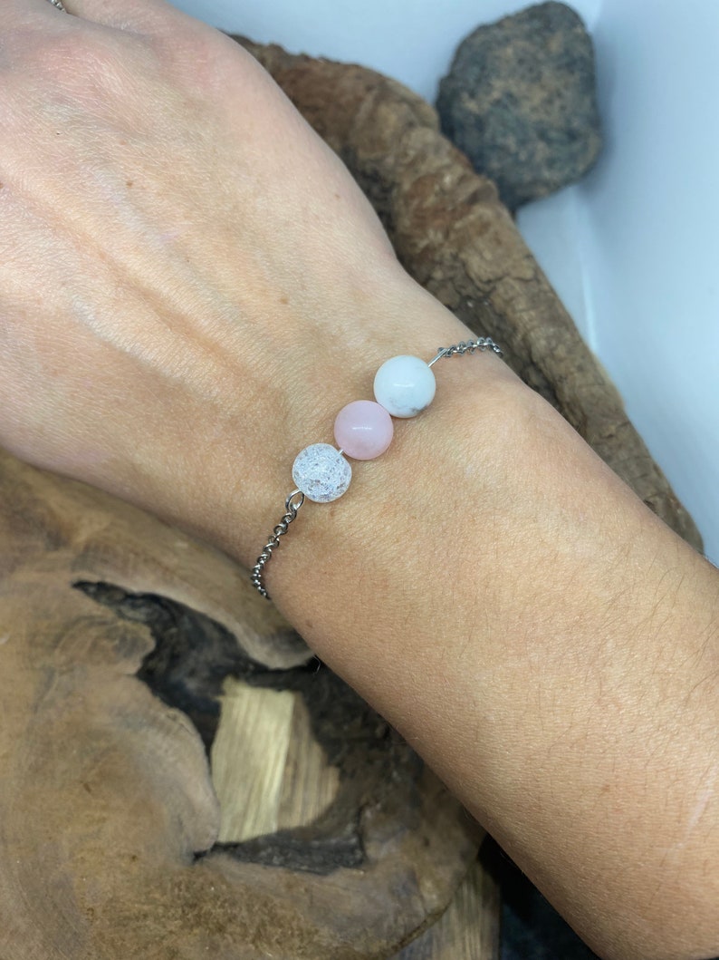 Bracelet en pierres naturelles avec Quartz rose , Cristal de roche et Howlite