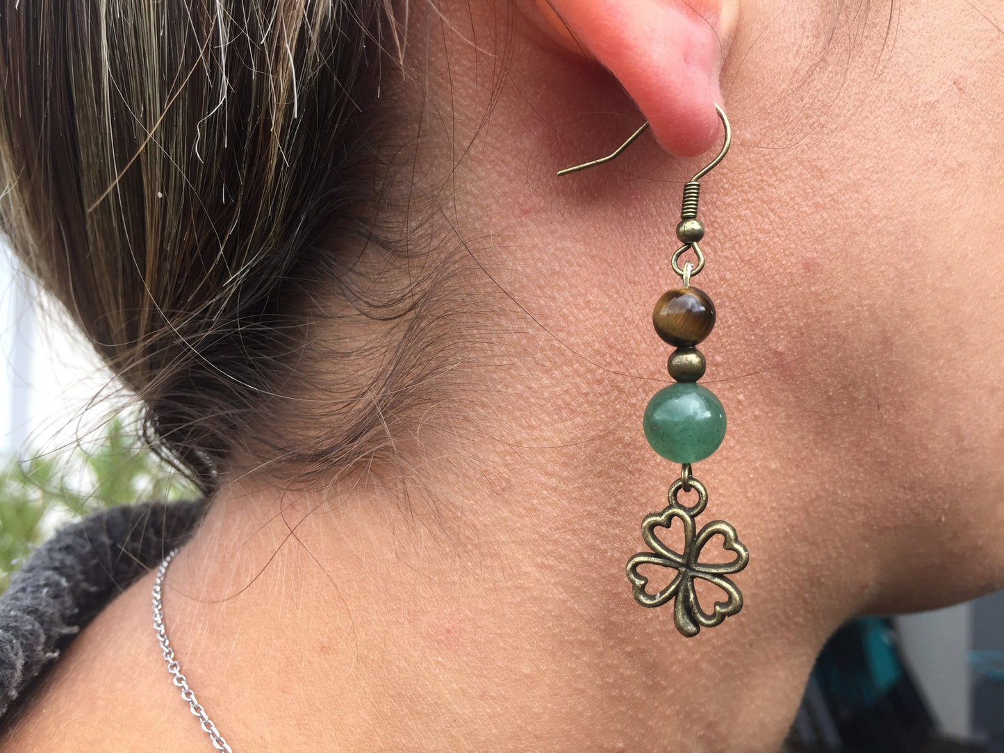 Boucles d'oreilles trèfle avec pierre naturelle Œil de tigre, Aventurine