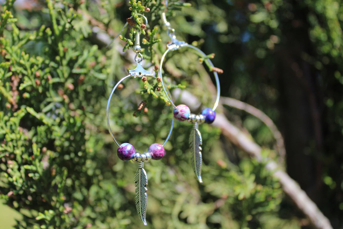Boucles d'oreilles créoles plume avec pierre naturelle Jaspe Impérial
