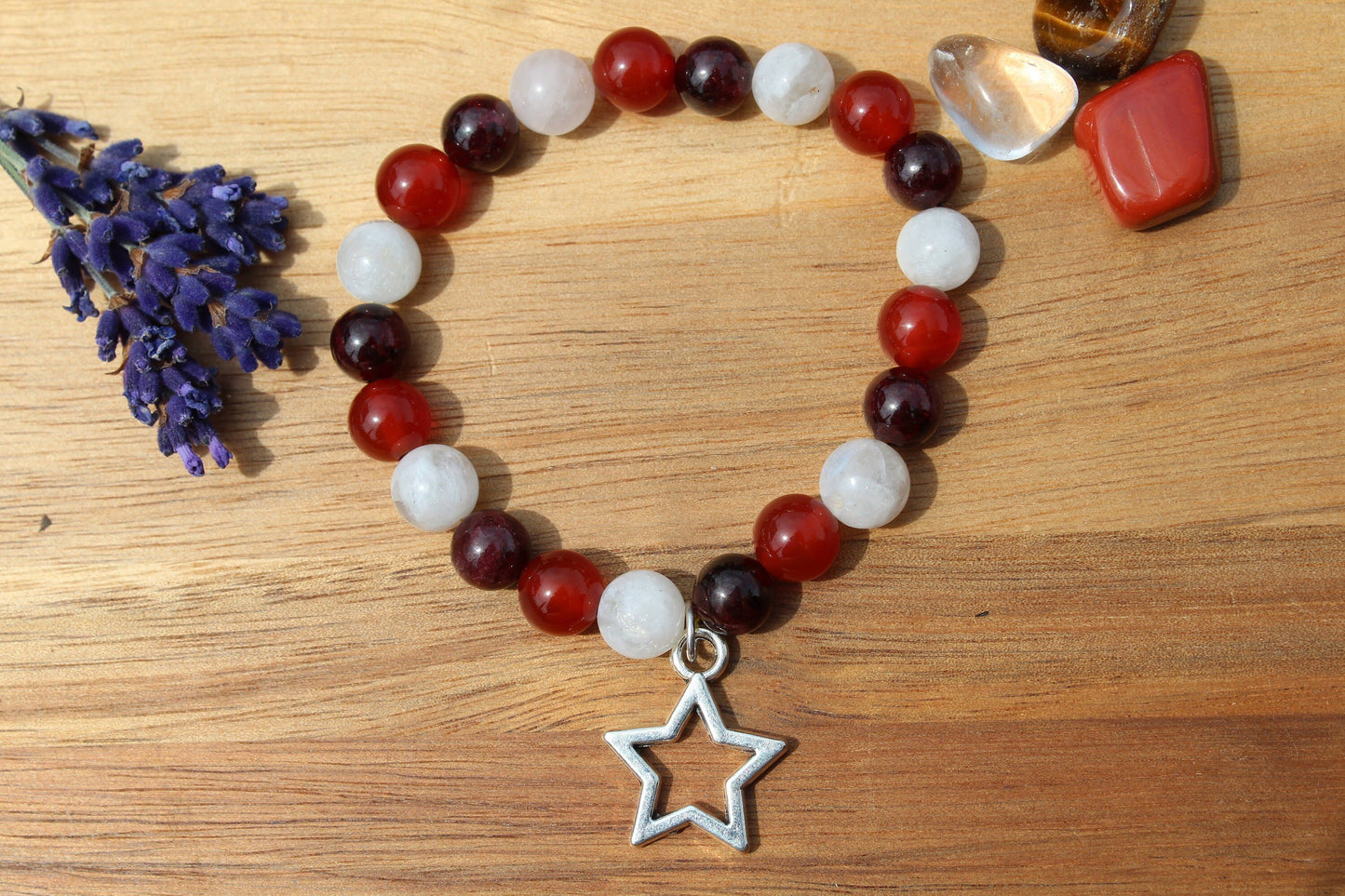 Bracelet en pierres naturelle en Pierre de lune, Grenat et Cornaline