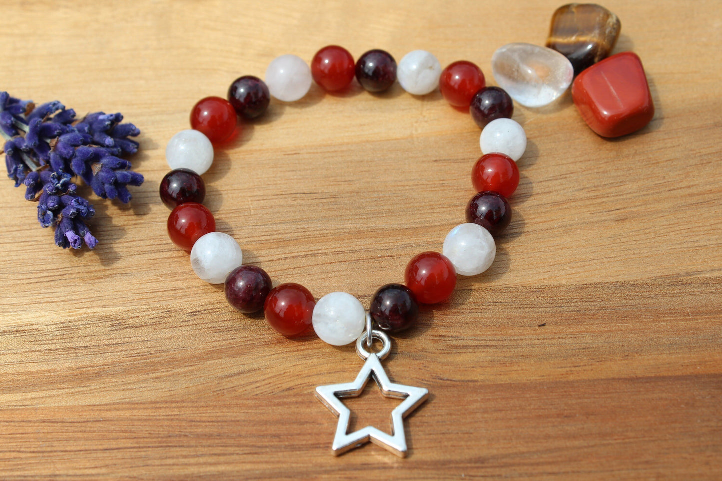 Bracelet en pierres naturelle en Pierre de lune, Grenat et Cornaline