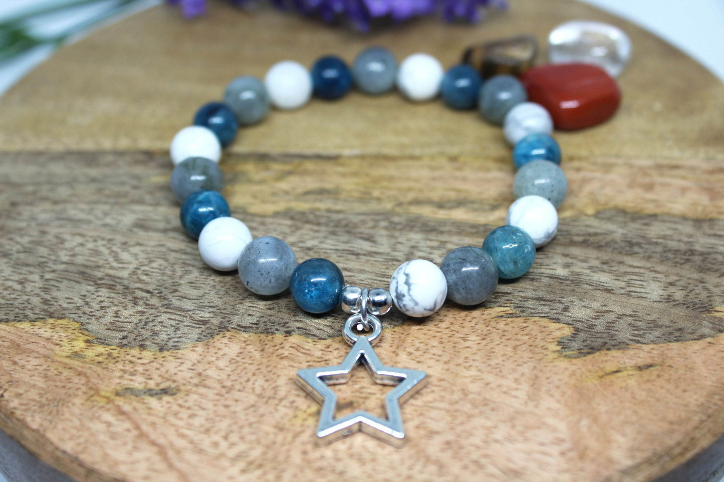 Bracelet pierres naturelles en Apatite , Labradorite et Howlite
